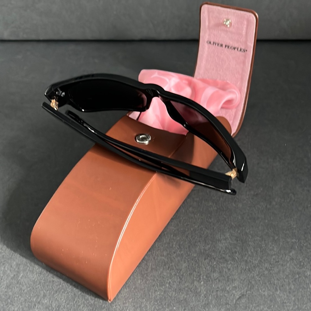 Oliver Peoples Glossy Black Sunglasses - Picture 5 of 16